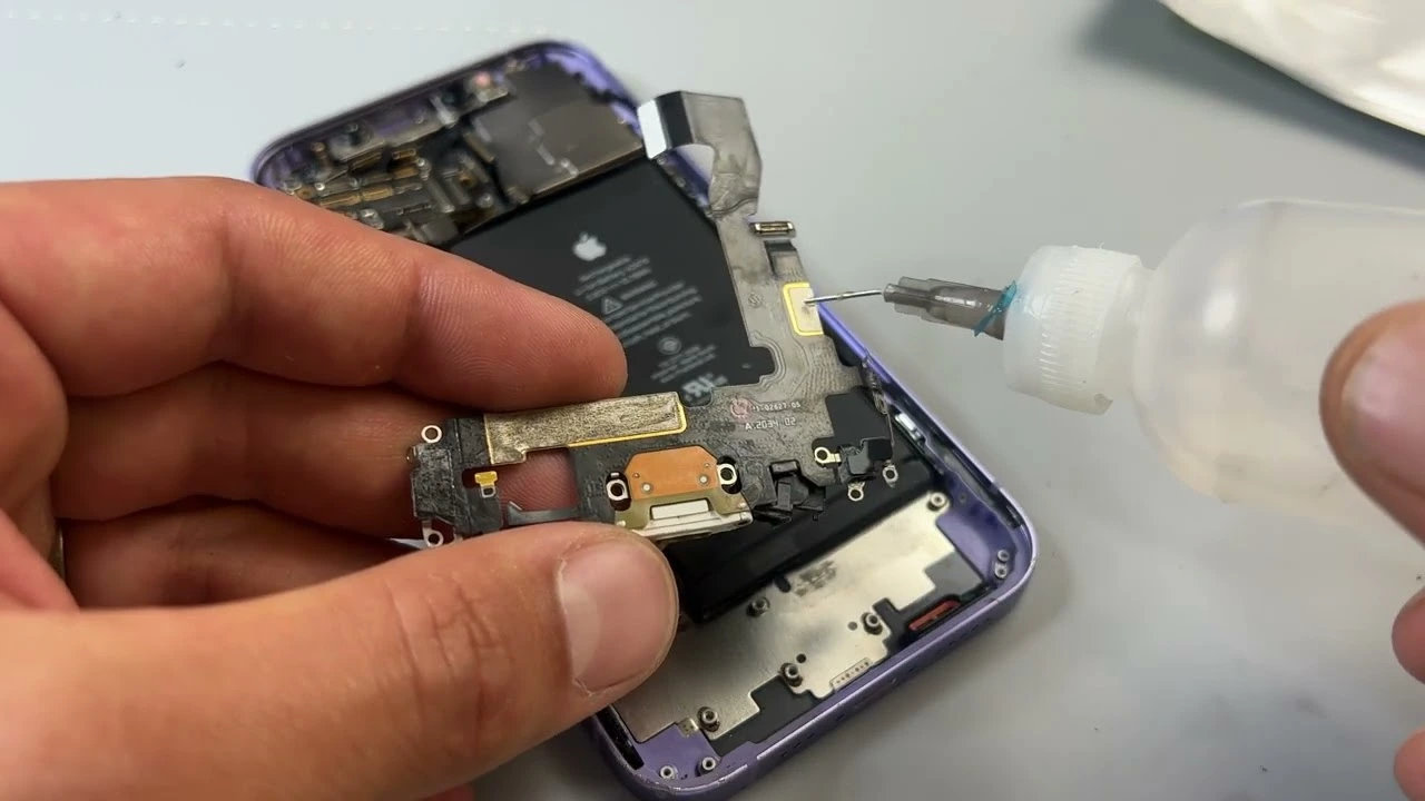 iPhone şarj soketi tamiri